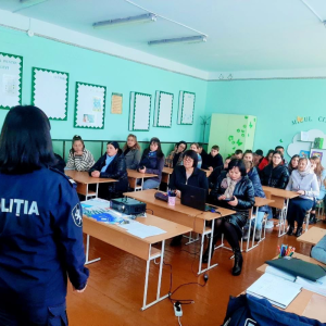 Formarea unei generaţii care să respingă activităţile ilicite şi anturajele delincvente constituie priorităţi ale școlii și familiei
